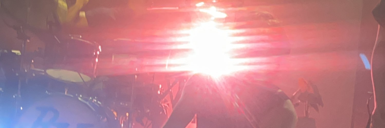 Ell 🍃 | i’ll take a last cigarette banner