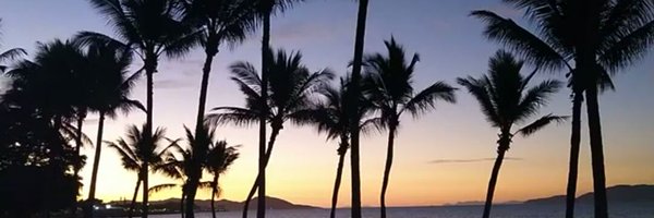 DJsMakeUpldn Profile Banner