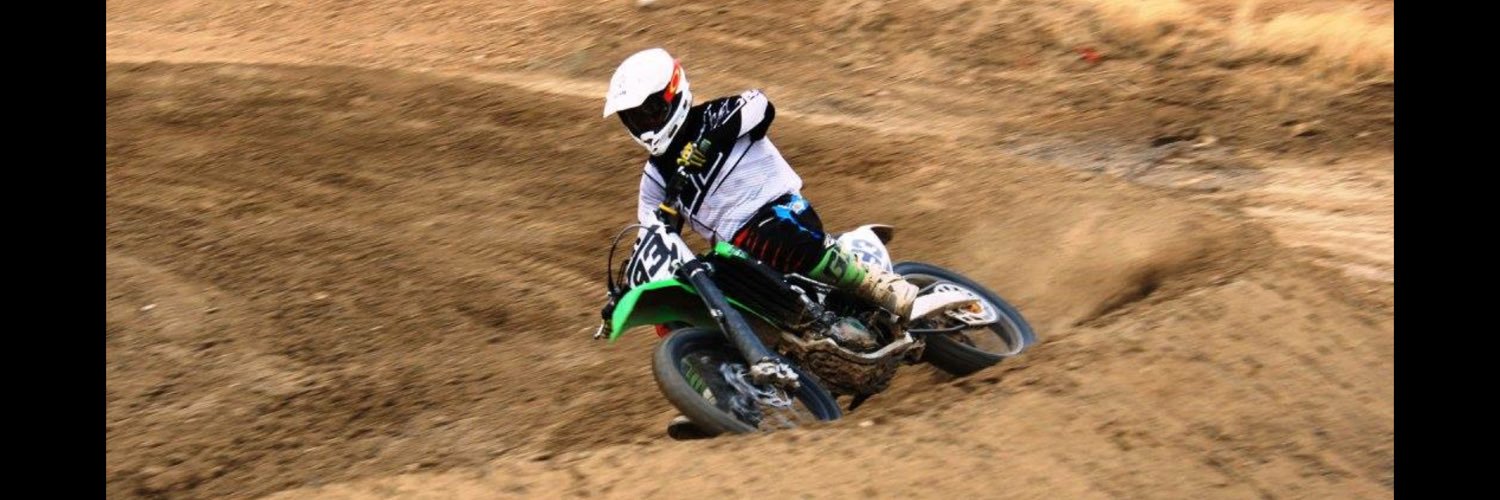 Robertofly's profile banner image