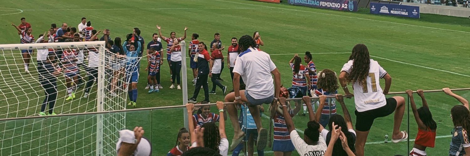 larissatinga's profile banner image