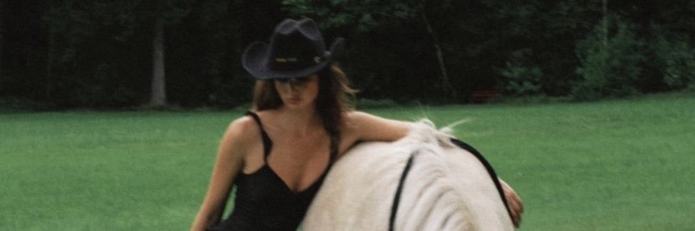angellswtt's profile banner image