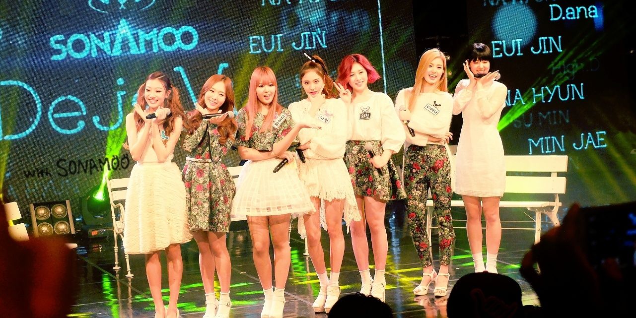 WithSONAMOO's profile banner image