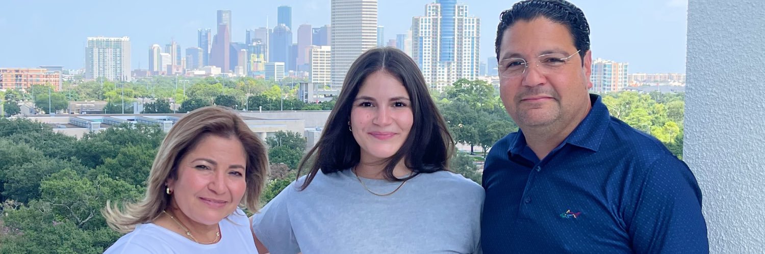 lauraherediaaa's profile banner image