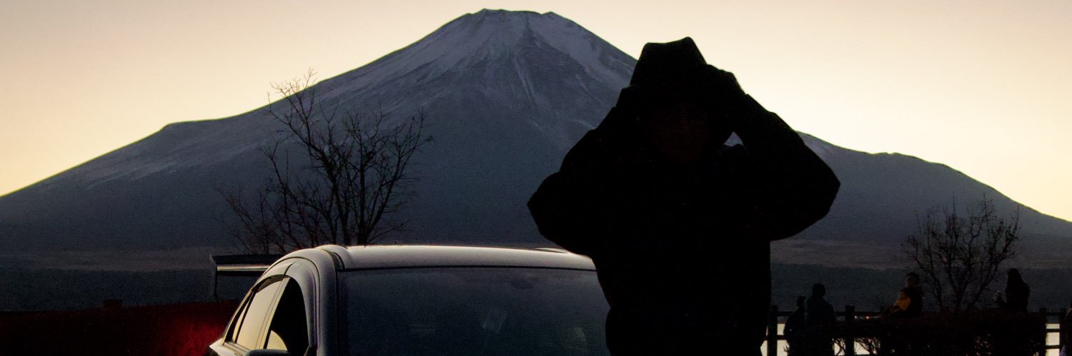 lushnsz's profile banner image