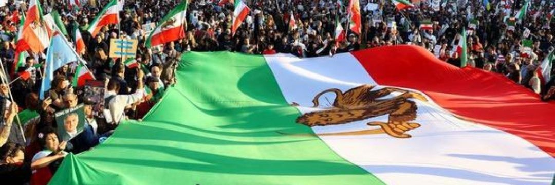 عمو مانوک کودک سپید موی banner