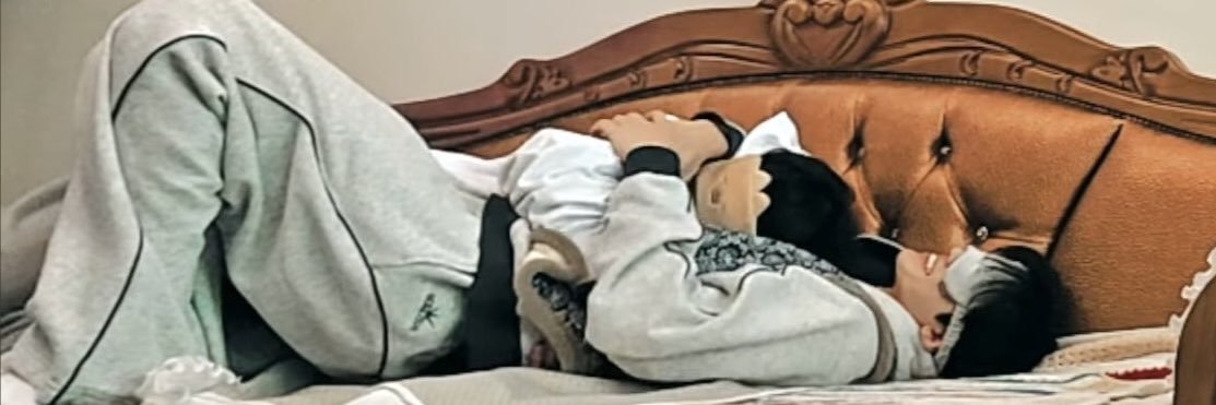 chloe (•̀ᴗ•́)و ̑̑ banner