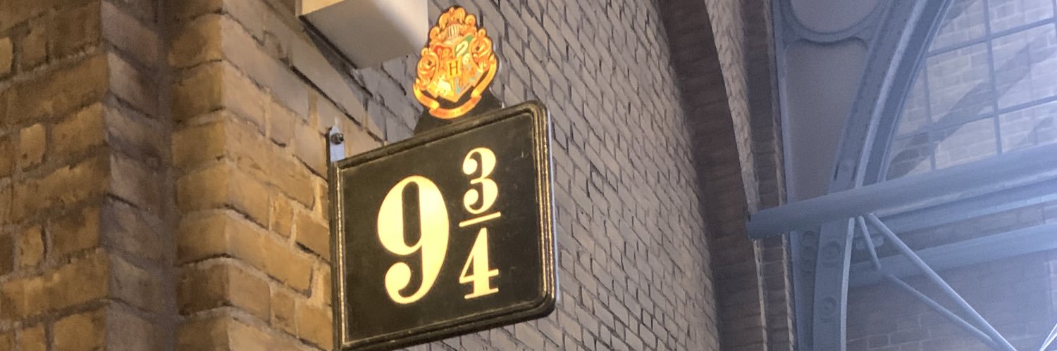 82bee_'s profile banner image