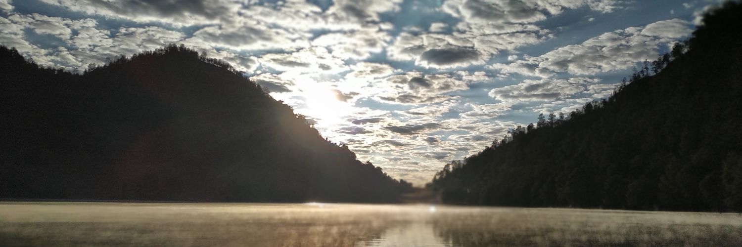 yllowers's profile banner image