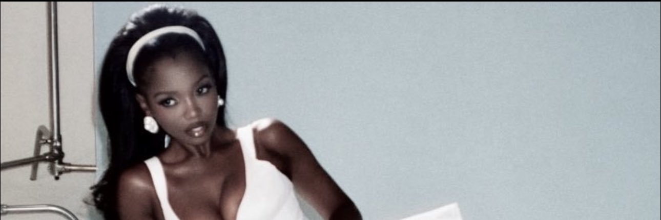 idksis19's profile banner image