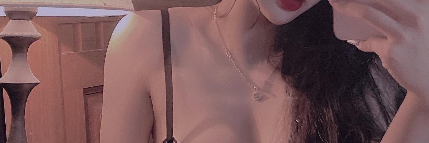 Stephanie Hanna ❤️ Memecoin banner