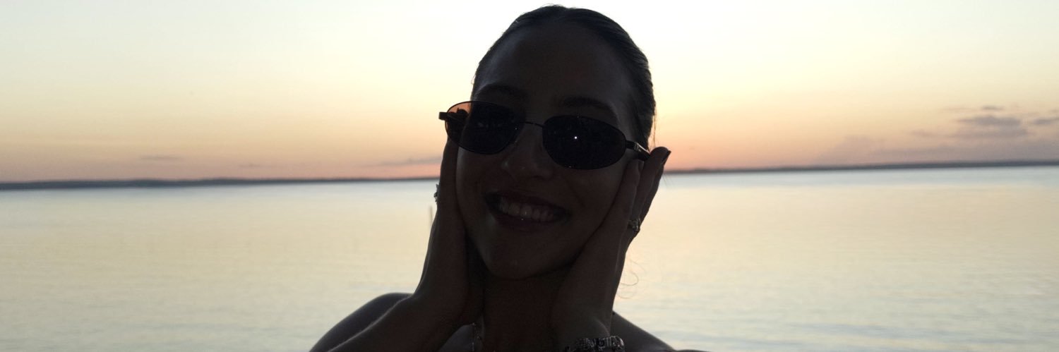whotfisna's profile banner image