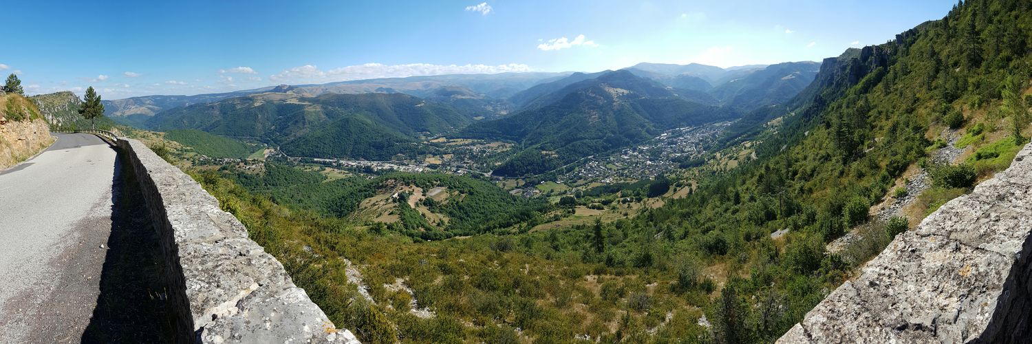 ludovichach's profile banner image