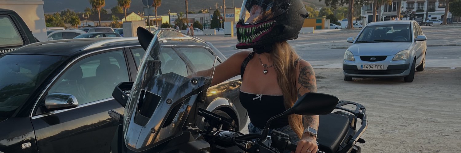 SnowWhitePoison's profile banner image