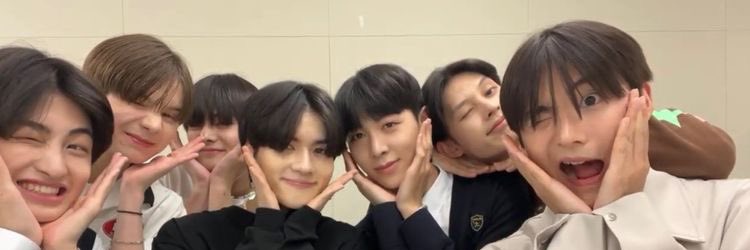 lataee6's profile banner image