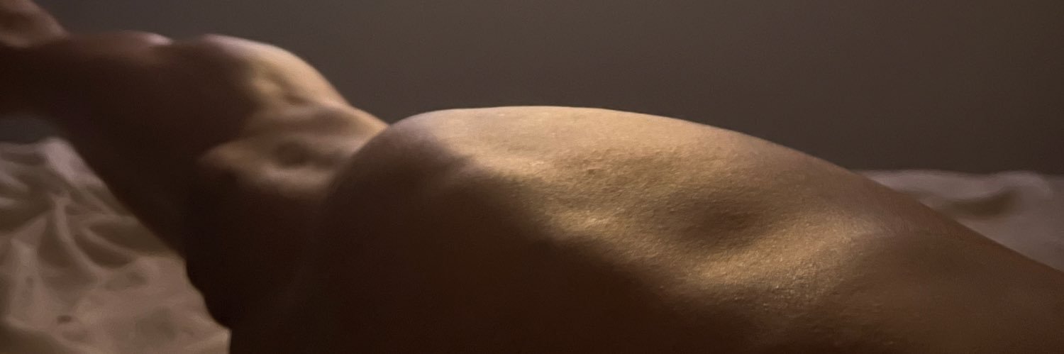 H B banner