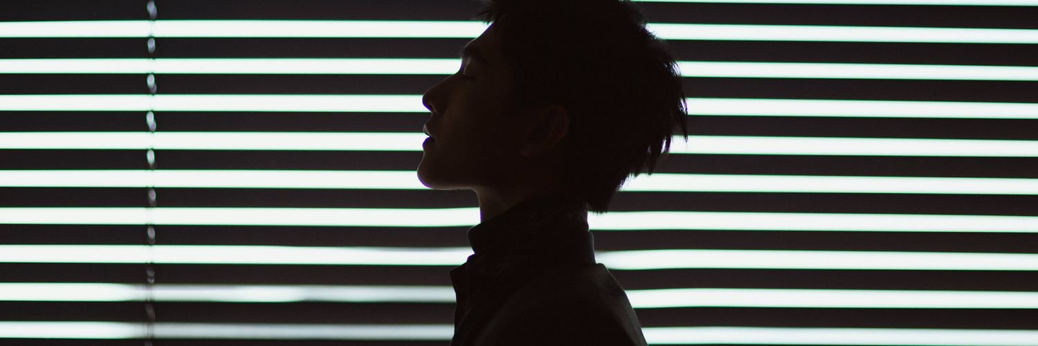 holdUhand's profile banner image