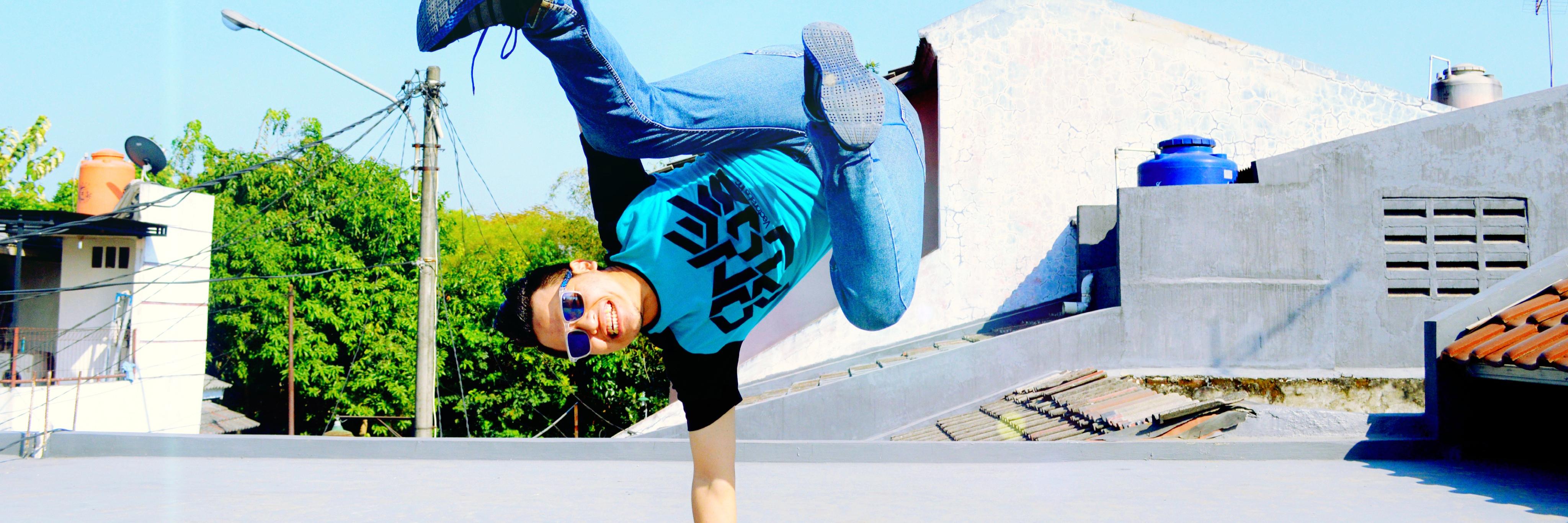 qrimly's profile banner image