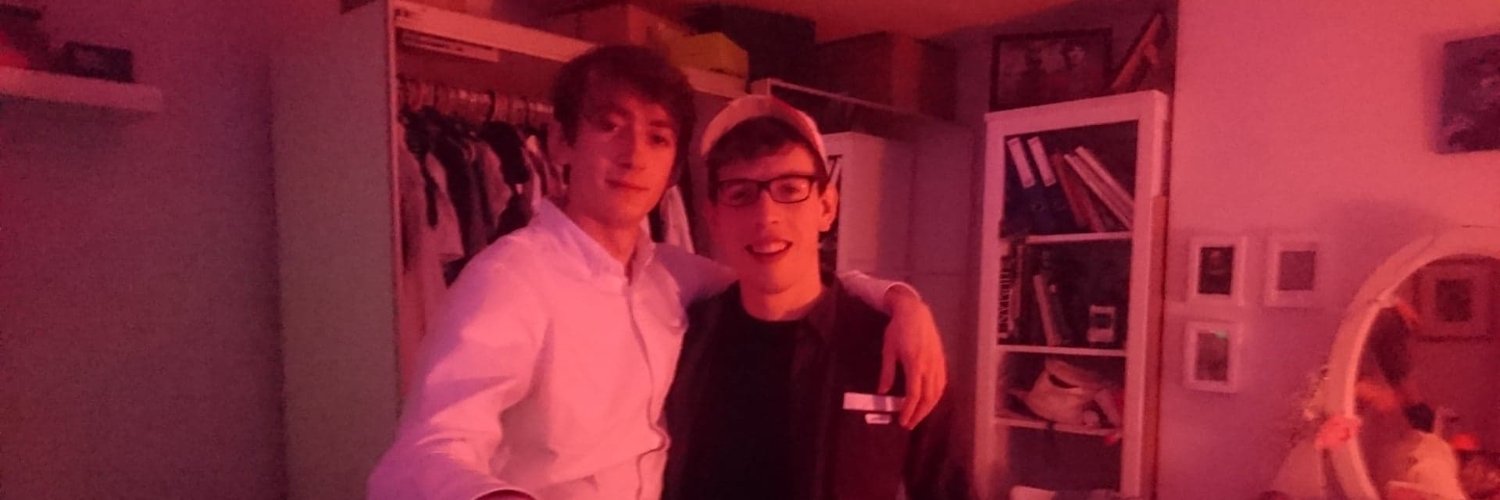 arnietr's profile banner image