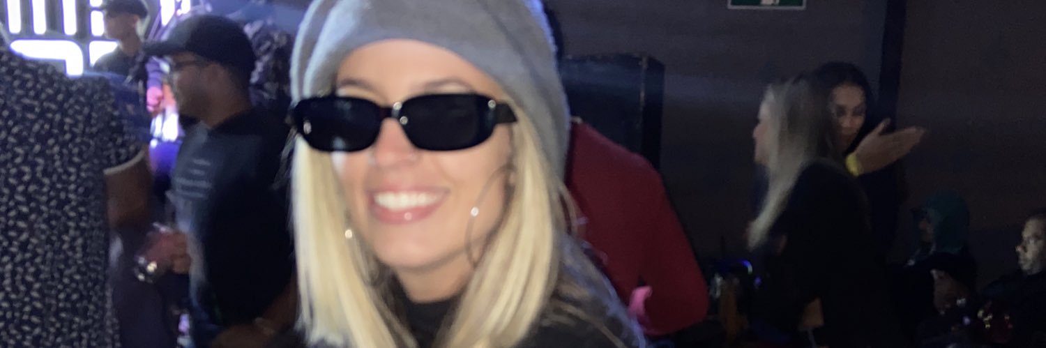 rabello_kamila's profile banner image
