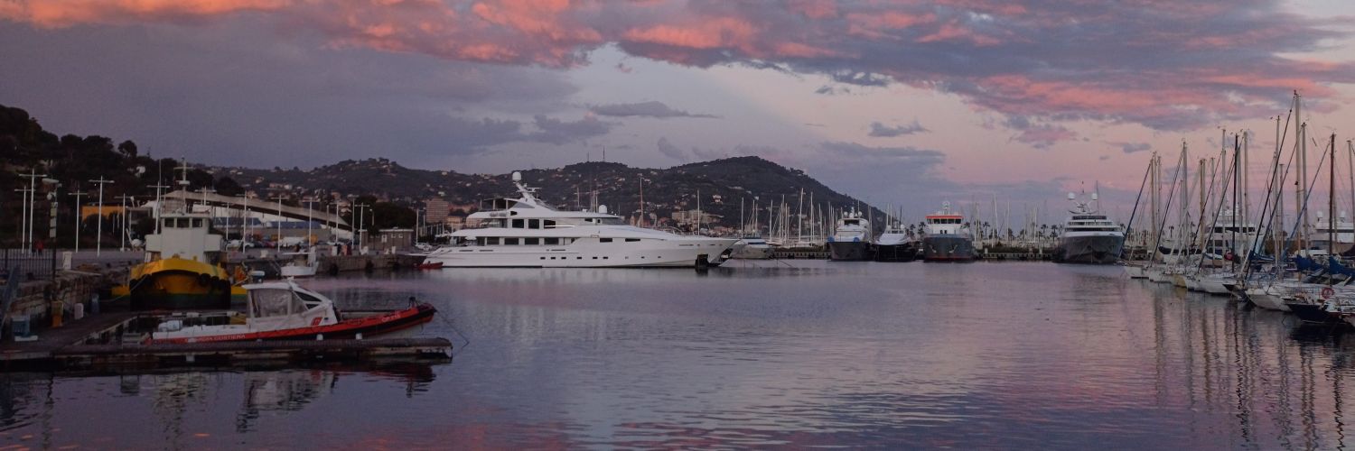 Daniel𓆩𓆪 banner