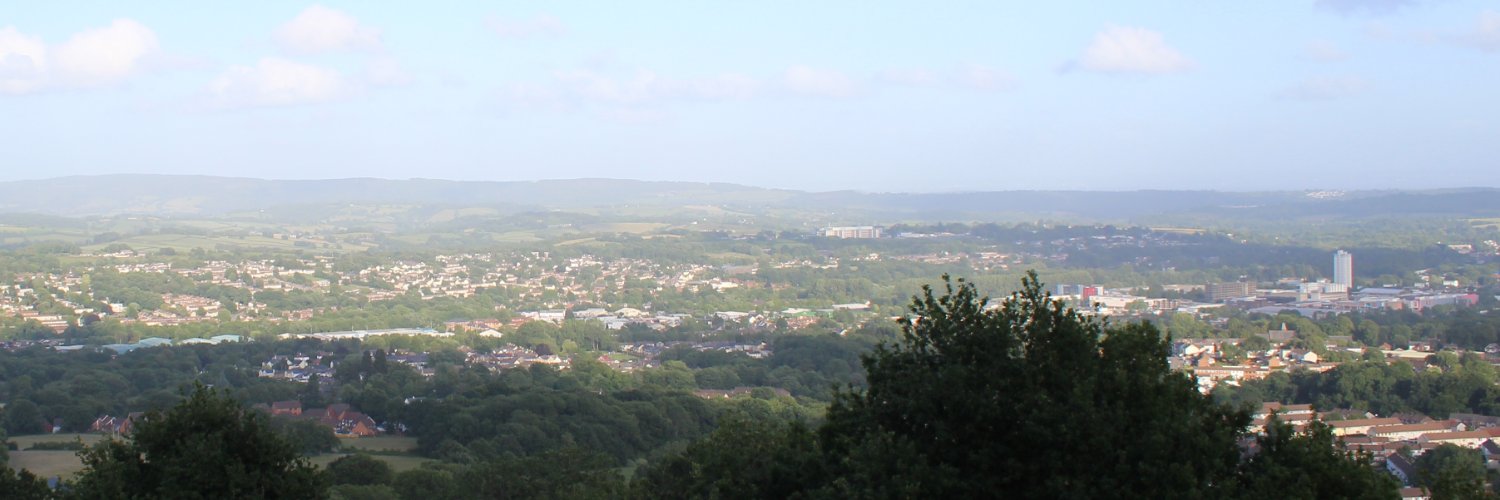 Man in the stryd 🏴󠁧󠁢󠁷󠁬󠁳󠁿🇺🇦 #FBPE banner
