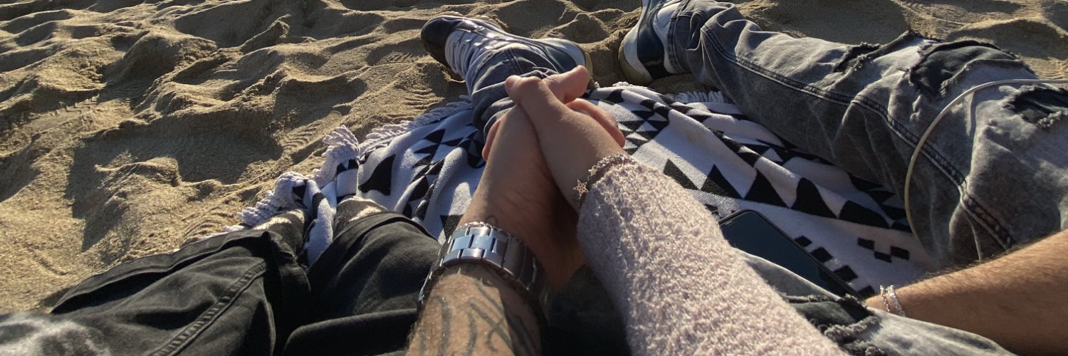 ilivingsuffer's profile banner image