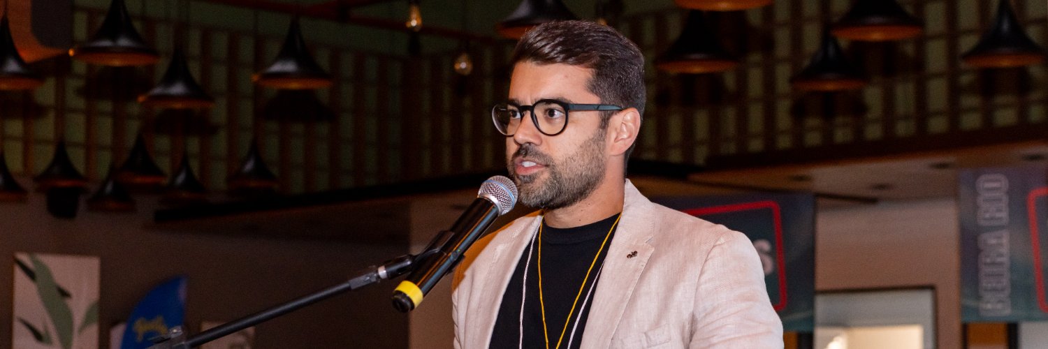 Insta: @dioriv banner