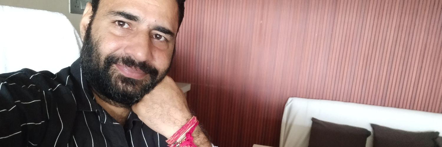 योगेश तेवतिया 🇮🇳 banner