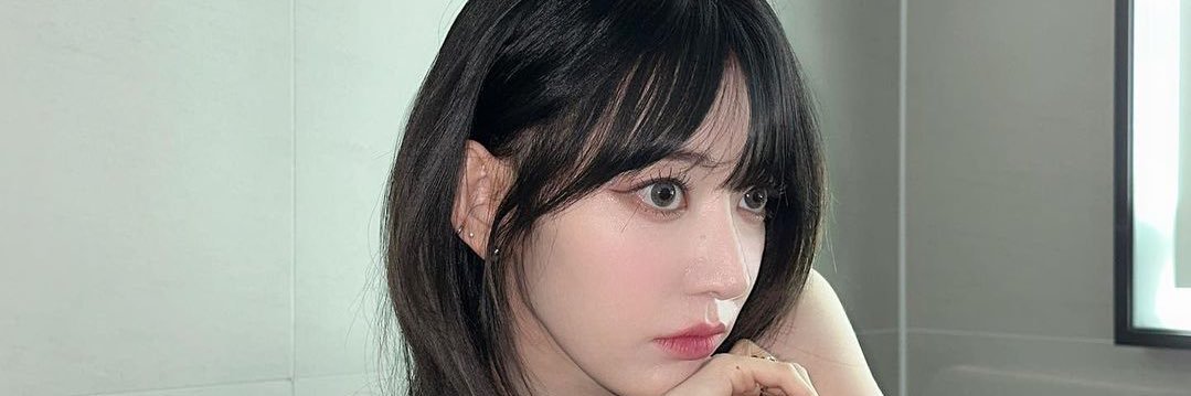 mndy_w's profile banner image