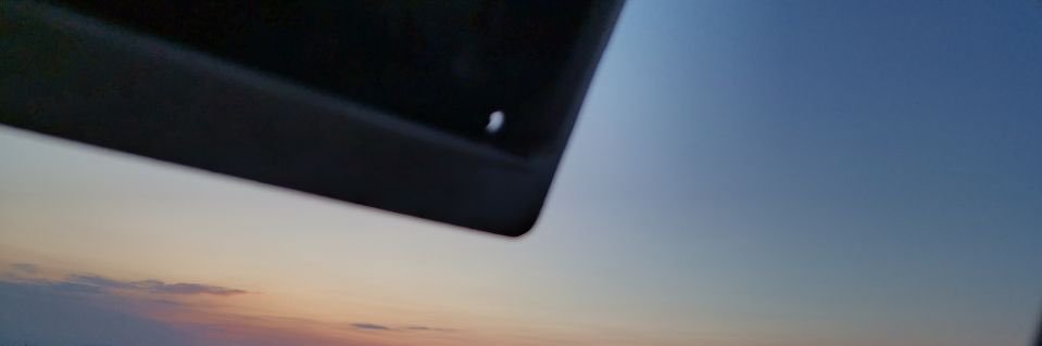 不太纯情的男大 banner