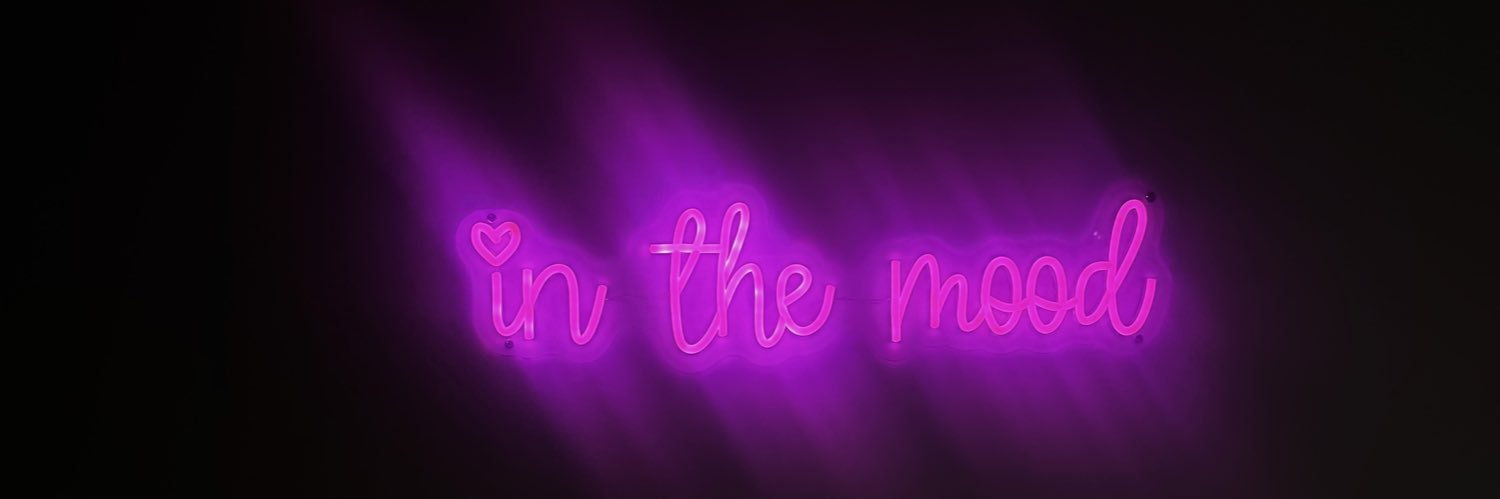 ave_averi's profile banner image