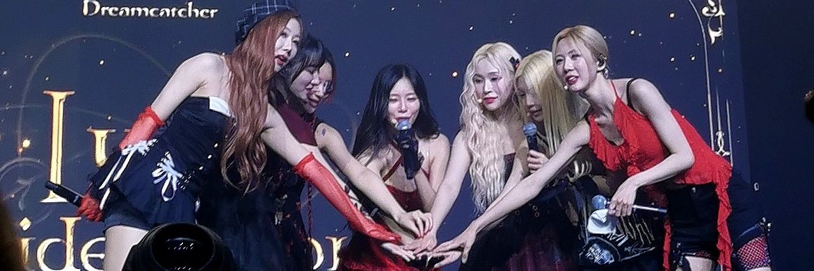 Eva🧋| Deukae ᥫ᭡ banner