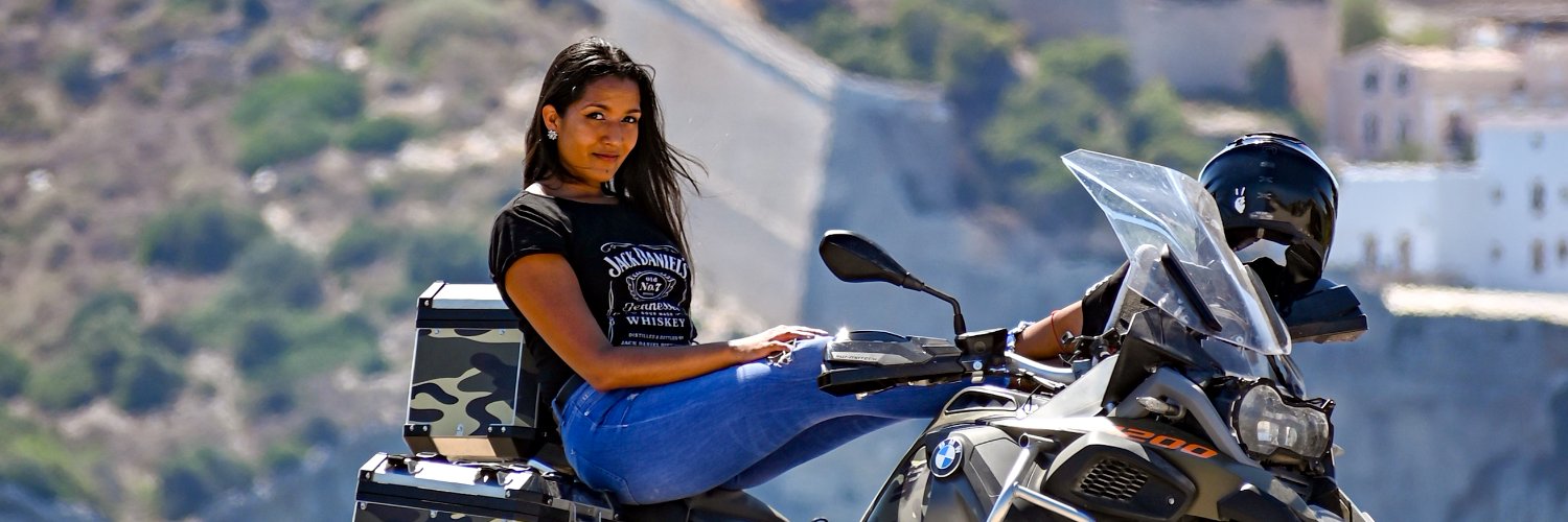 moni_candel's profile banner image