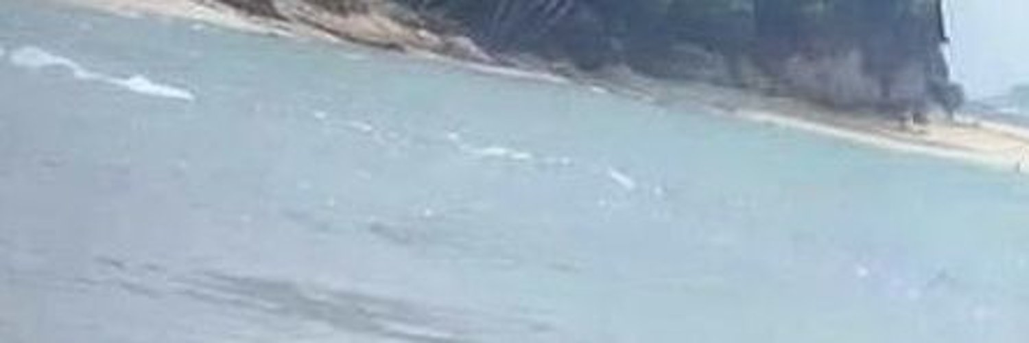 namjooee's profile banner image