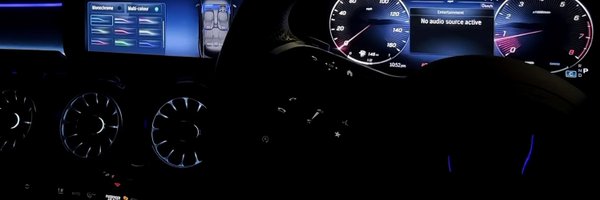 Umxr7_ Profile Banner