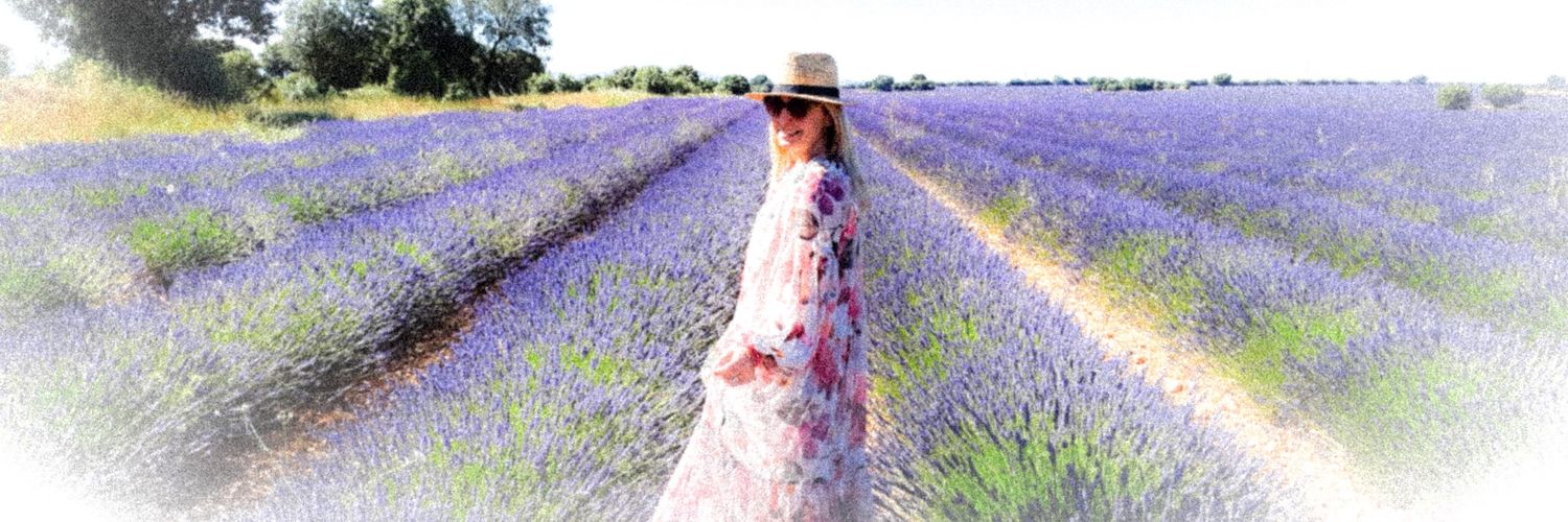 Decolorlavanda's profile banner image