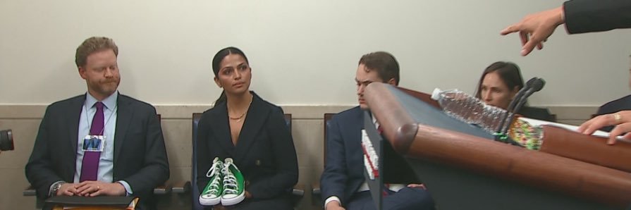 Green Sneakers 👟 banner