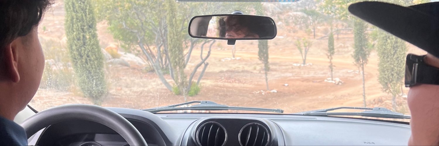 avcarrz's profile banner image