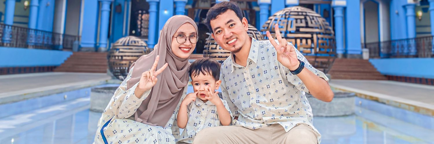 isyahaniah's profile banner image