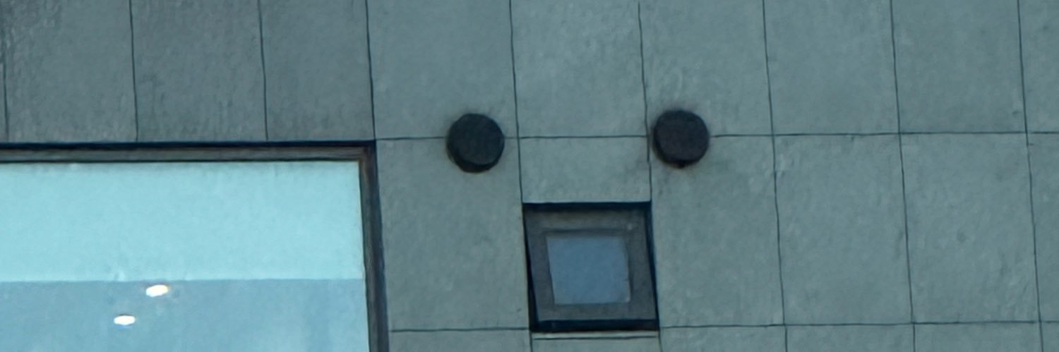 CLOSED banner