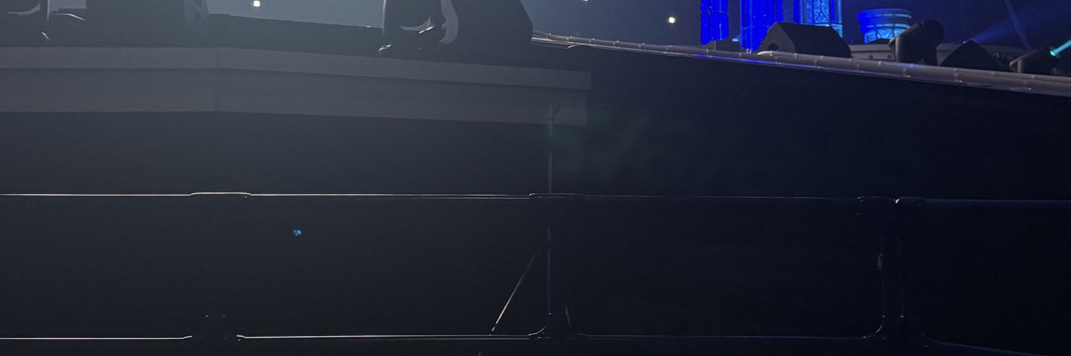 M banner