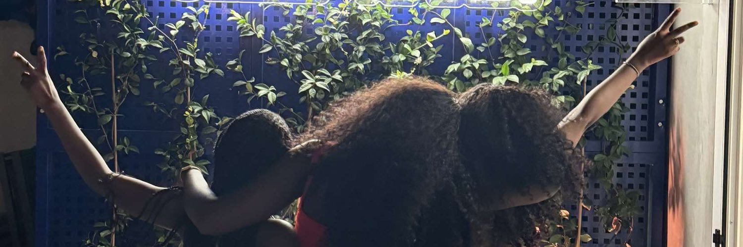 aychi01's profile banner image