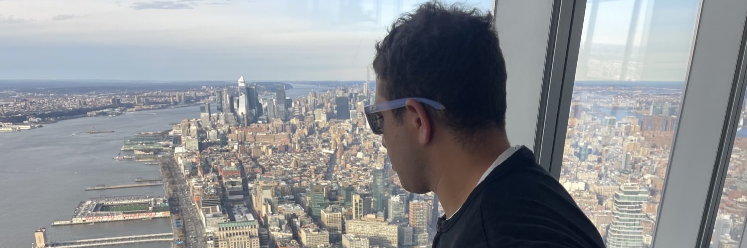 Hector Muñoz banner