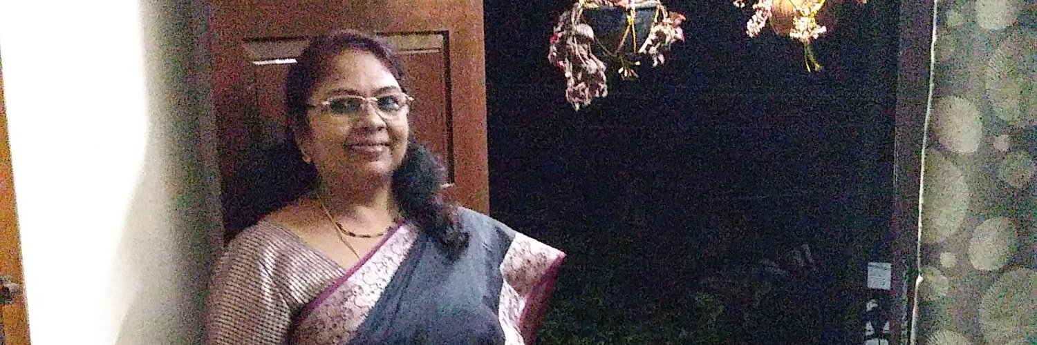 esther_reena's profile banner image