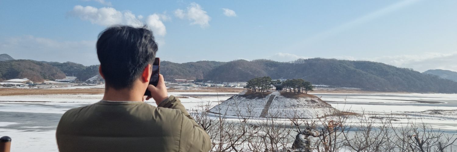 0moe37's profile banner image
