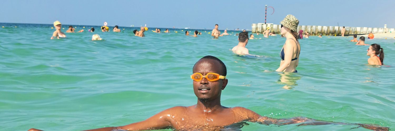 chris_munyi's profile banner image