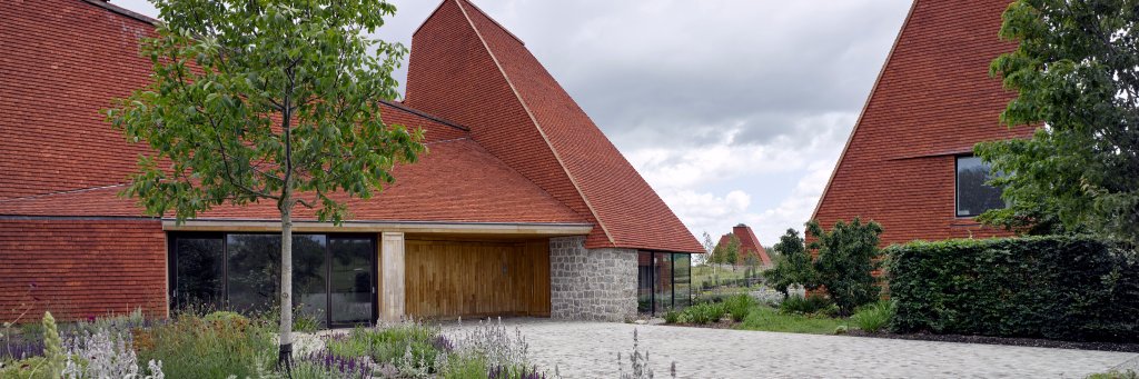 Macdonald Wright banner