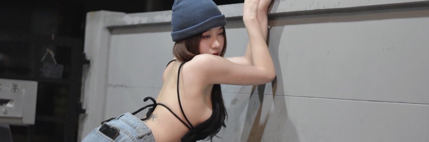 AYuenying's profile banner image