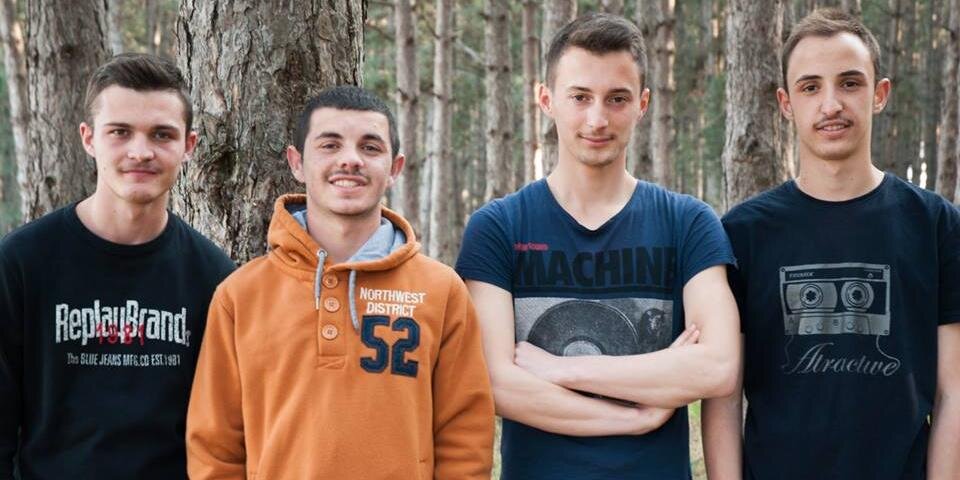 agon_trimi's profile banner image