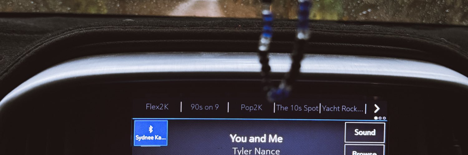 basicallySydnee's profile banner image